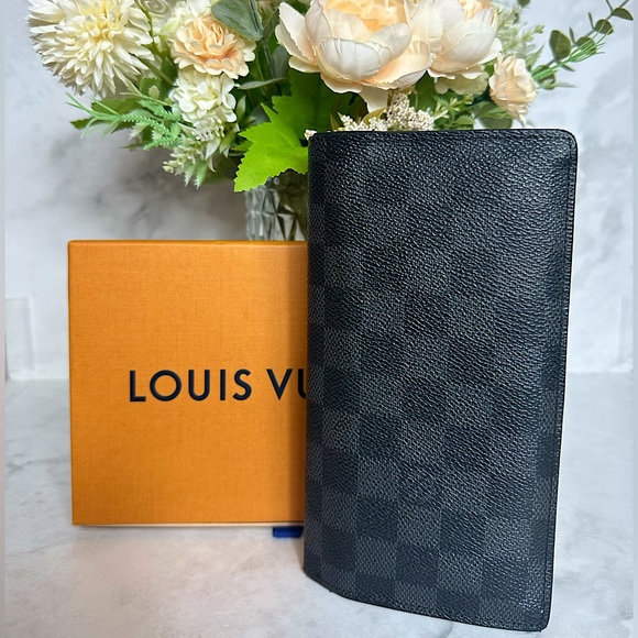 Louis Vuitton Other - 🔥 LOUIS VUITTON GRAPHITE DAMIER BRAZZA WALLET 🔥